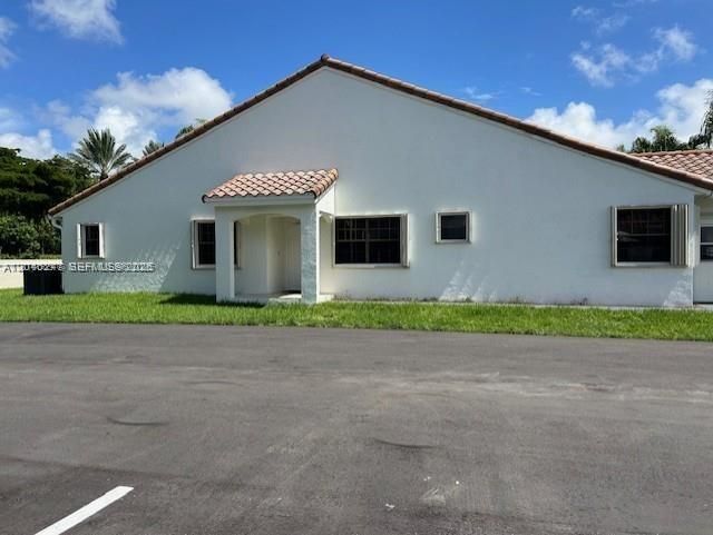 В аренду: $4,250 (3 спален, 2 ванн, 1505 Квадратных фут)