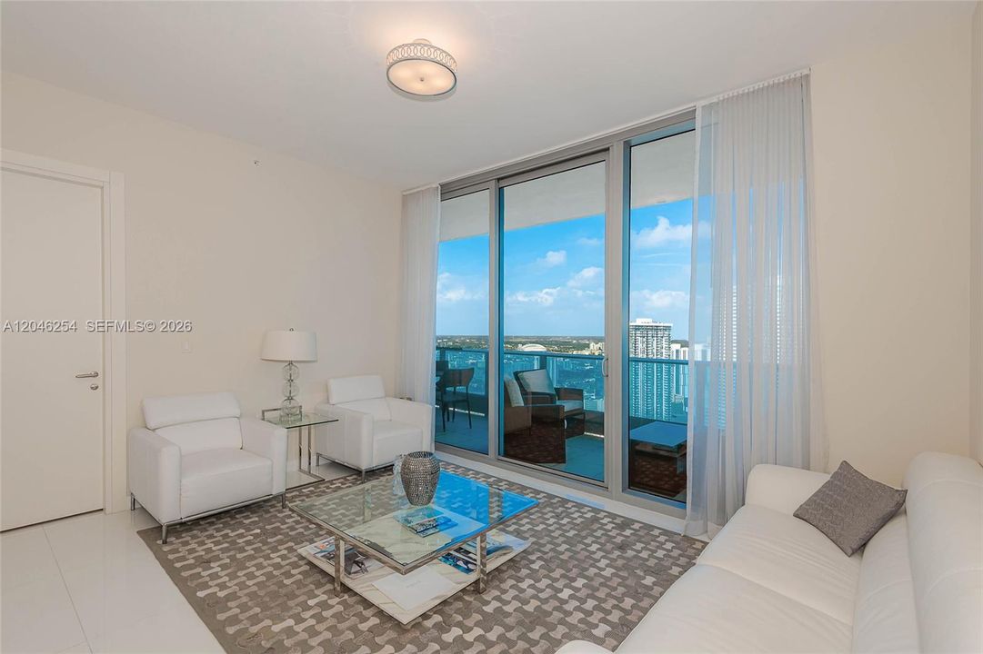 For Rent: $7,000 (2 beds, 2 baths, 1237 Square Feet)