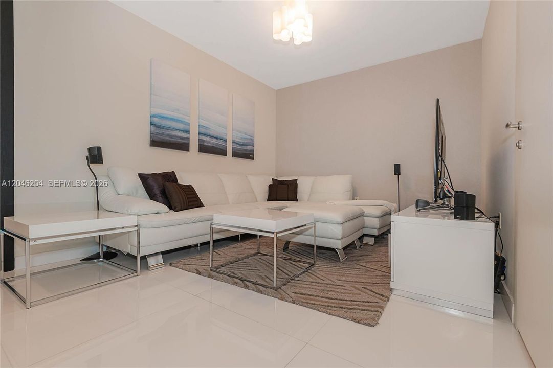 For Rent: $7,000 (2 beds, 2 baths, 1237 Square Feet)