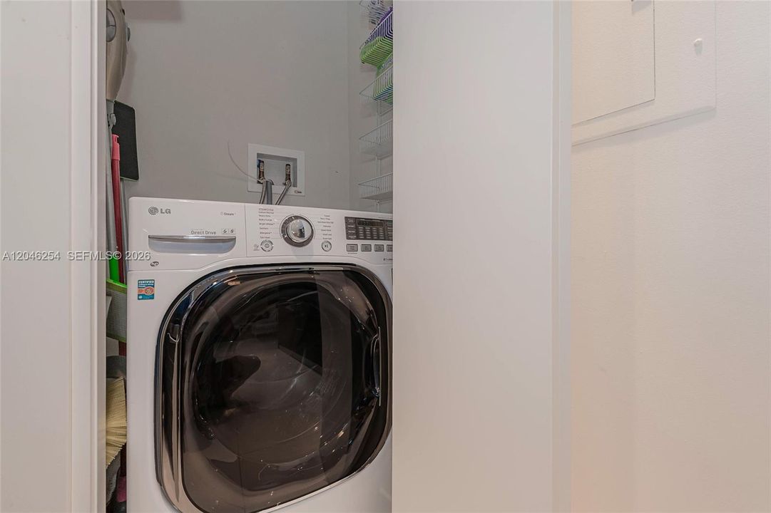 For Rent: $7,000 (2 beds, 2 baths, 1237 Square Feet)