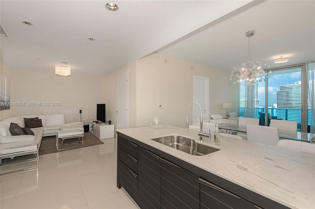 For Rent: $7,000 (2 beds, 2 baths, 1237 Square Feet)