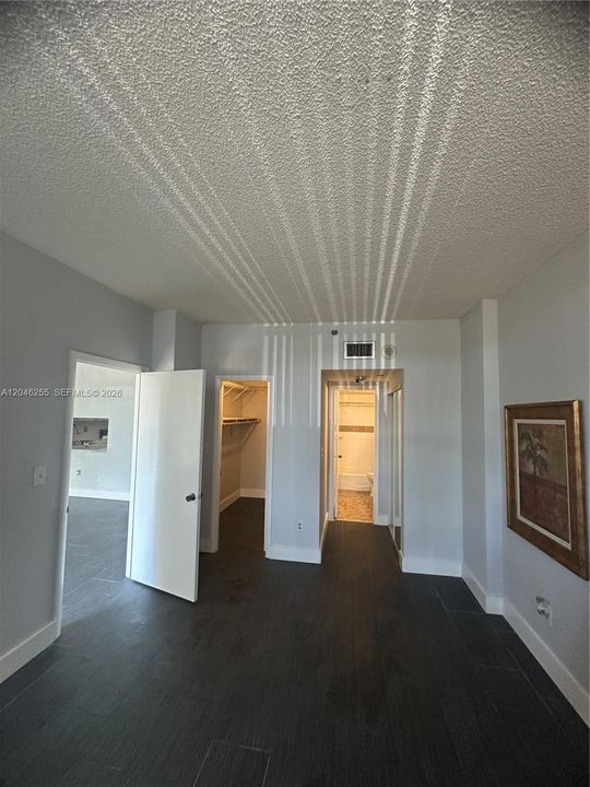 For Sale: $158,000 (1 beds, 1 baths, 782 Square Feet)