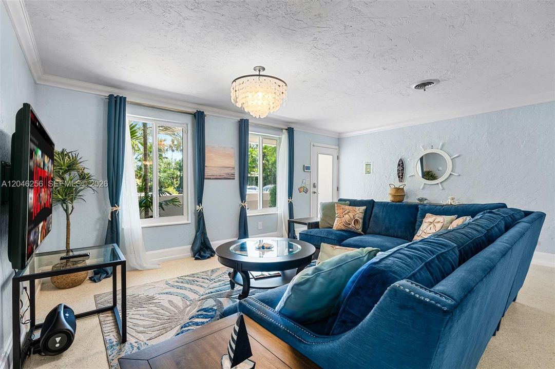 En Venta: $964,900 (3 camas, 3 baños, 2496 Pies cuadrados)
