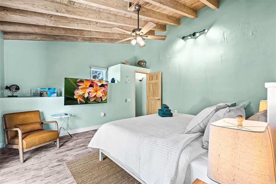 En Venta: $964,900 (3 camas, 3 baños, 2496 Pies cuadrados)