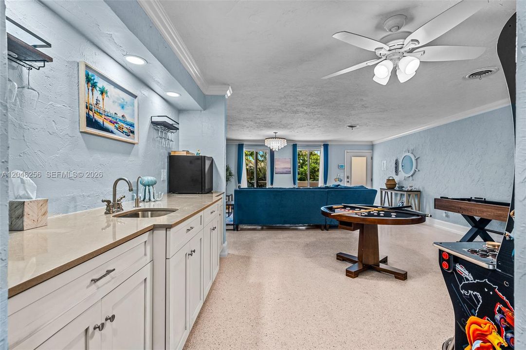 En Venta: $964,900 (3 camas, 3 baños, 2496 Pies cuadrados)