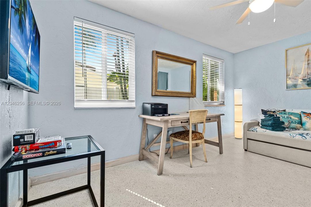 En Venta: $964,900 (3 camas, 3 baños, 2496 Pies cuadrados)