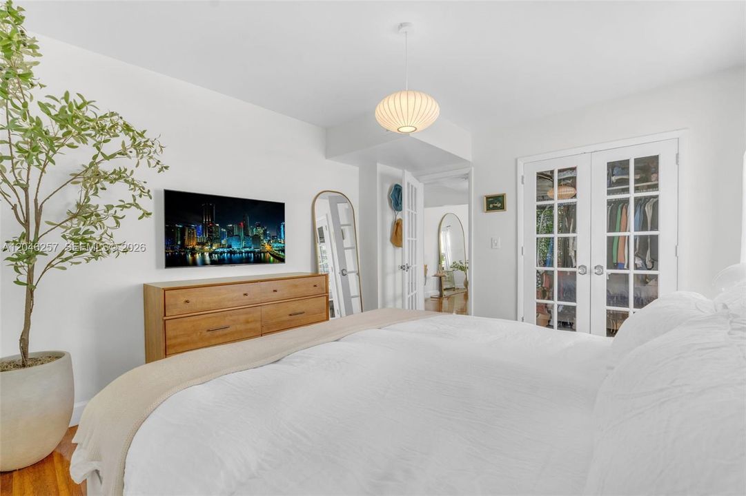 For Rent: $3,200 (1 beds, 1 baths, 660 Square Feet)