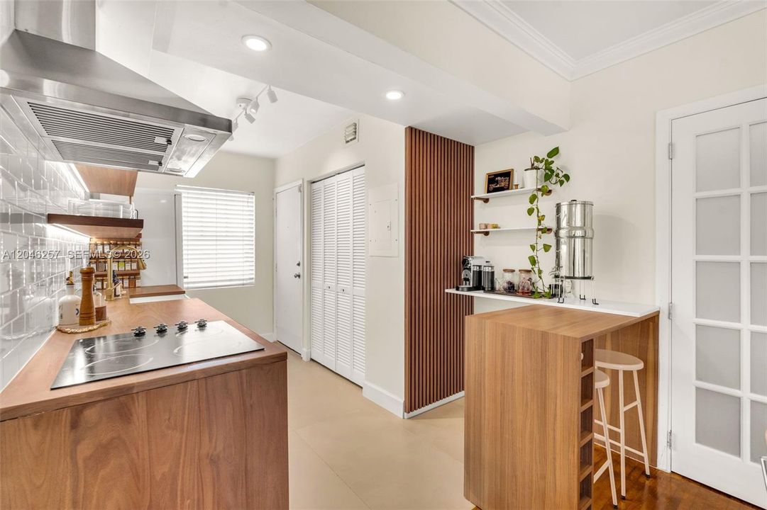 For Rent: $3,200 (1 beds, 1 baths, 660 Square Feet)