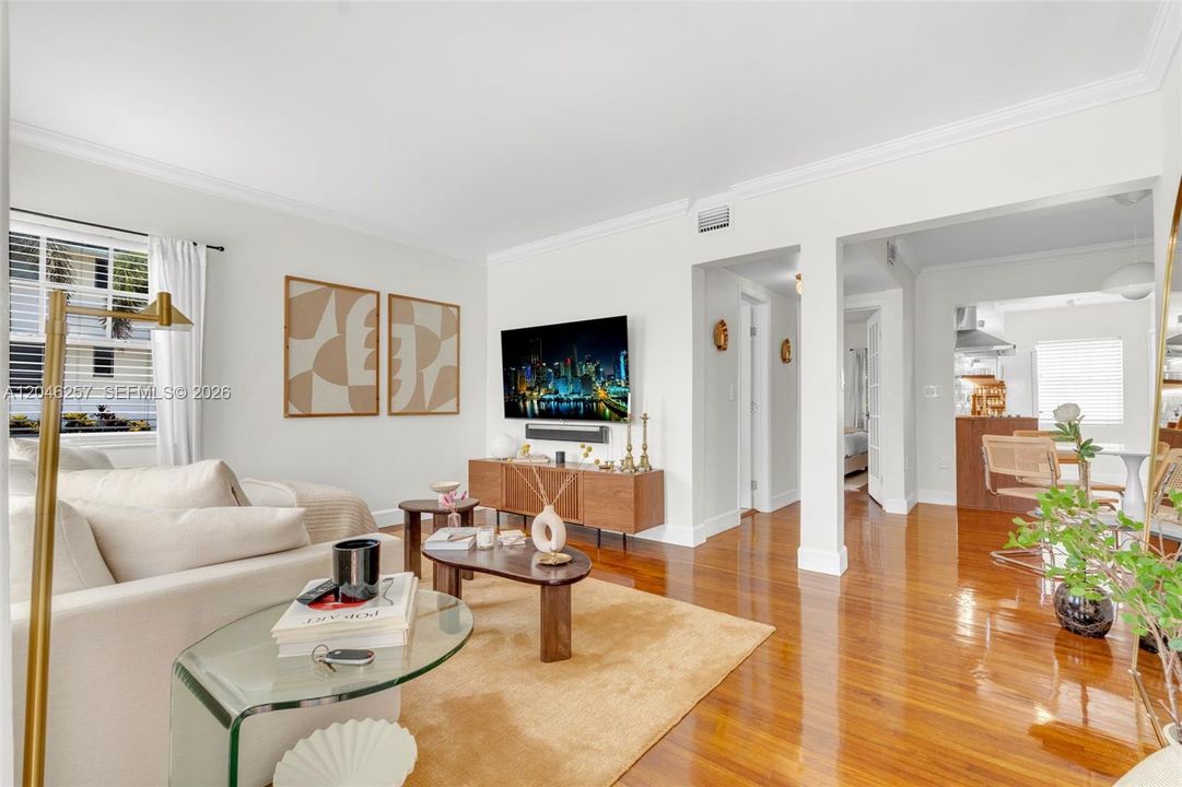 For Rent: $3,200 (1 beds, 1 baths, 660 Square Feet)