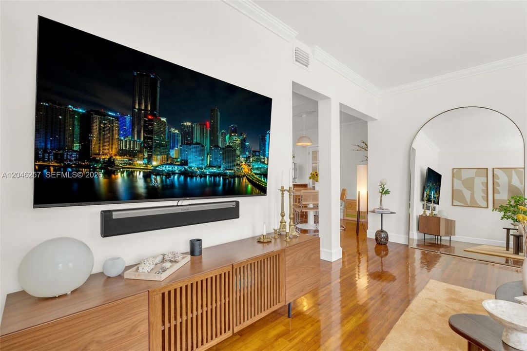 For Rent: $3,200 (1 beds, 1 baths, 660 Square Feet)