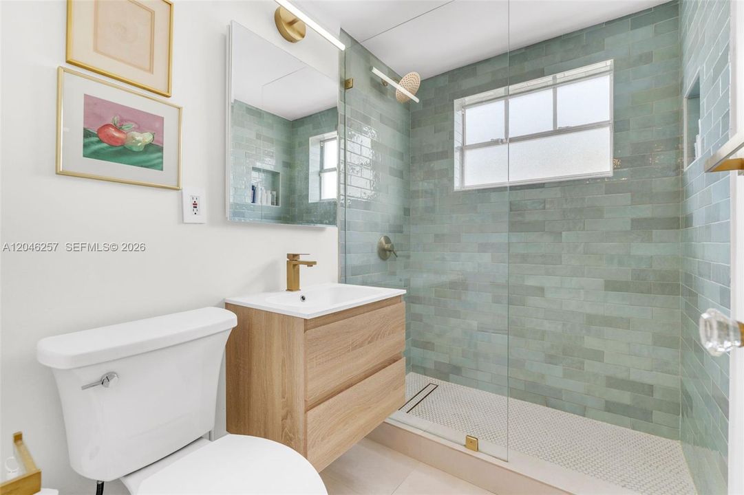For Rent: $3,200 (1 beds, 1 baths, 660 Square Feet)