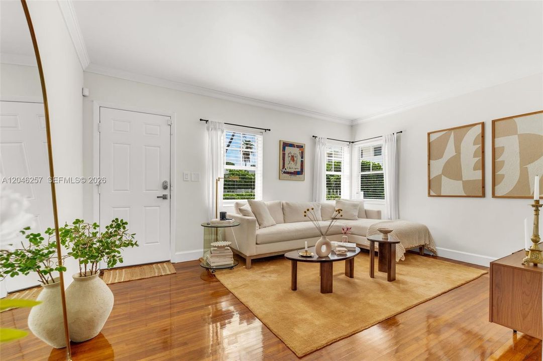 For Rent: $3,200 (1 beds, 1 baths, 660 Square Feet)
