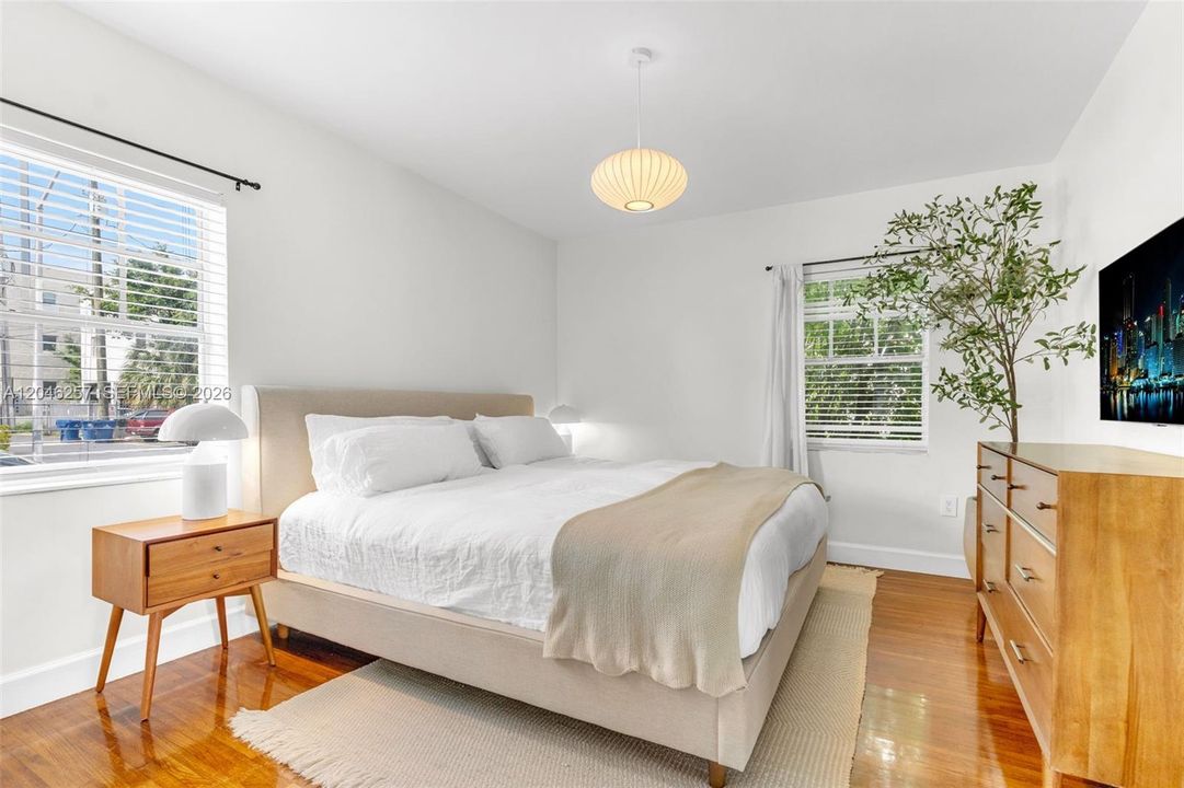 For Rent: $3,200 (1 beds, 1 baths, 660 Square Feet)