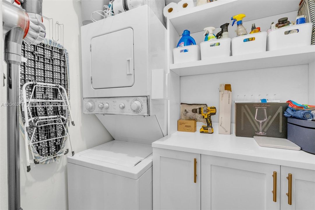 For Rent: $3,200 (1 beds, 1 baths, 660 Square Feet)