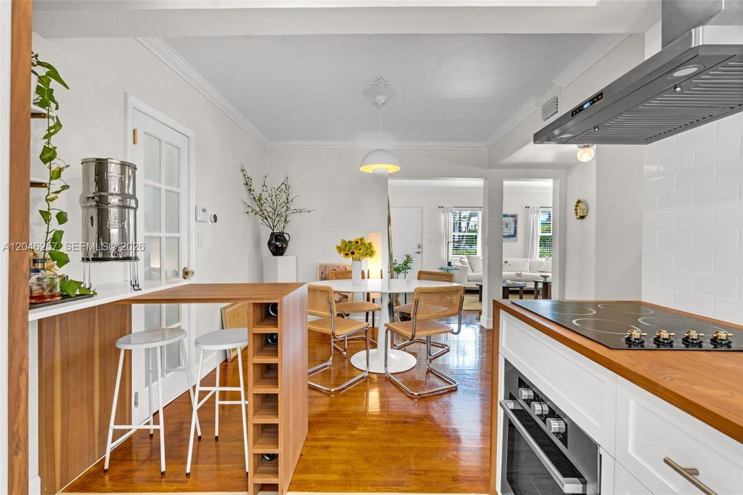 For Rent: $3,200 (1 beds, 1 baths, 660 Square Feet)