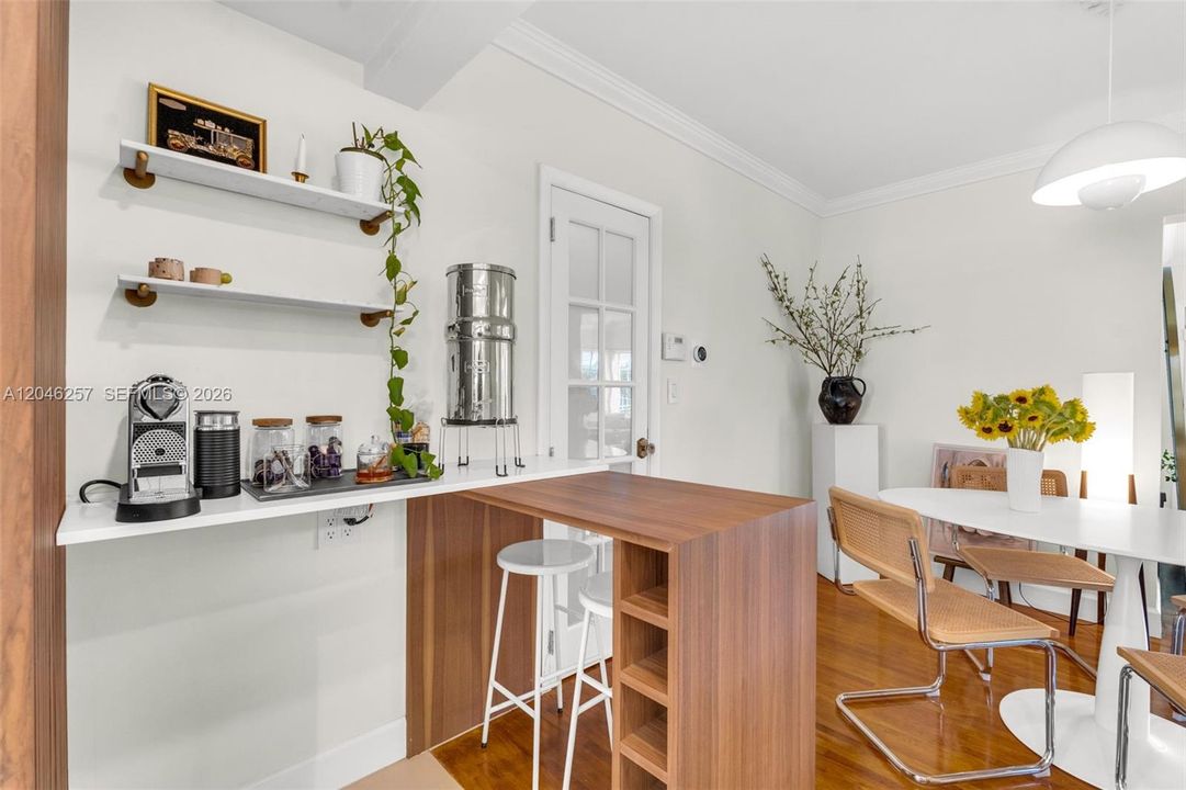 For Rent: $3,200 (1 beds, 1 baths, 660 Square Feet)