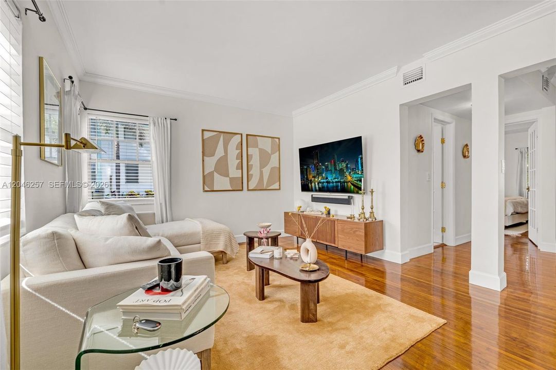 For Rent: $3,200 (1 beds, 1 baths, 660 Square Feet)