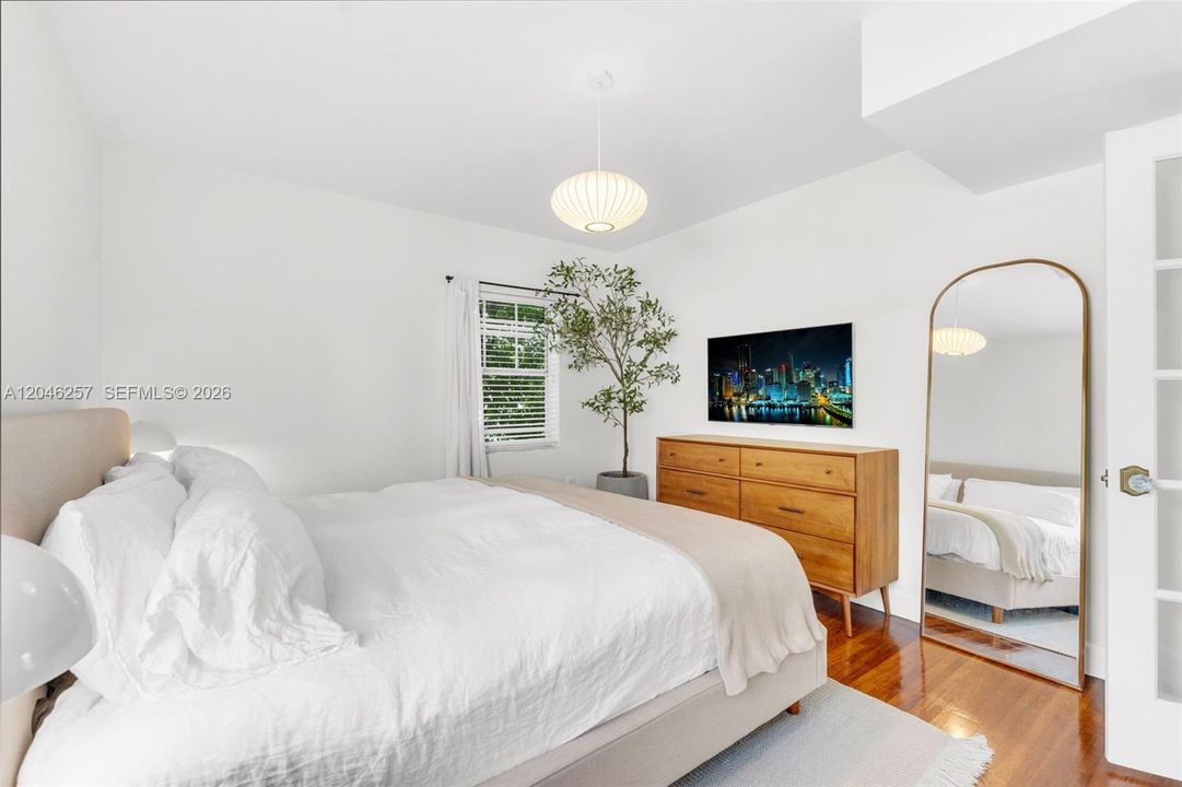For Rent: $3,200 (1 beds, 1 baths, 660 Square Feet)