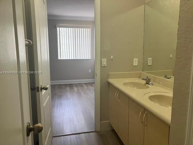 Activo con contrato: $3,500 (4 camas, 3 baños, 1667 Pies cuadrados)