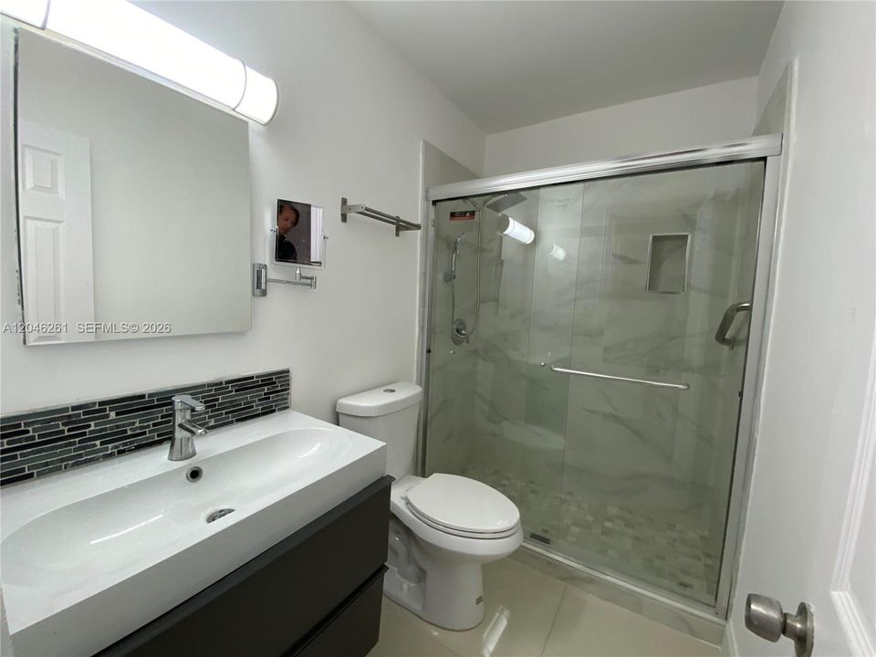 В аренду: $2,200 (2 спален, 1 ванн, 620 Квадратных фут)