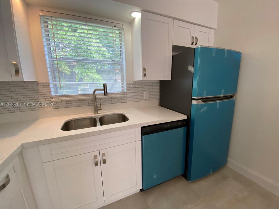 В аренду: $2,200 (2 спален, 1 ванн, 620 Квадратных фут)