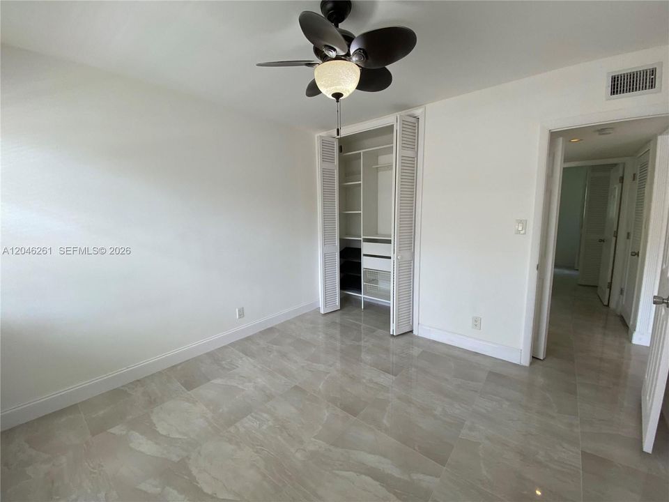 В аренду: $2,200 (2 спален, 1 ванн, 620 Квадратных фут)