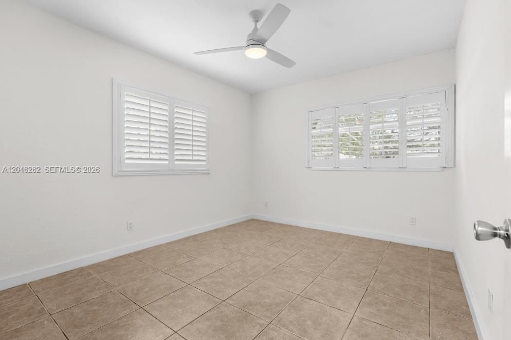 For Rent: $2,350 (2 beds, 2 baths, 1112 Square Feet)
