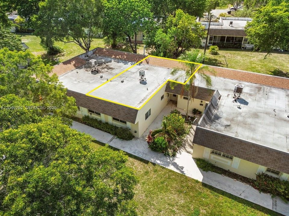 For Rent: $2,350 (2 beds, 2 baths, 1112 Square Feet)