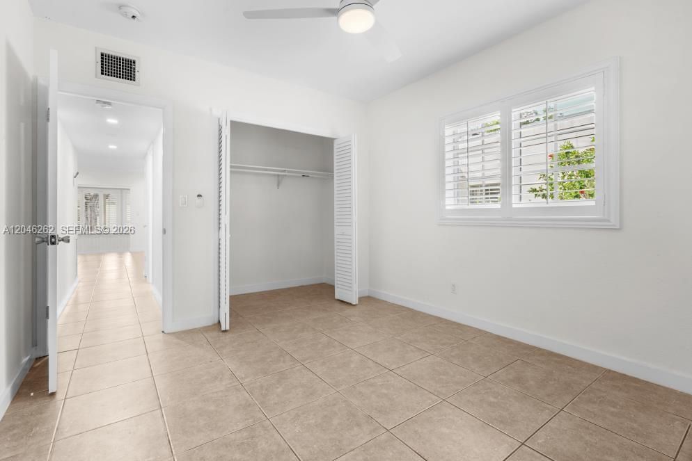 For Rent: $2,350 (2 beds, 2 baths, 1112 Square Feet)