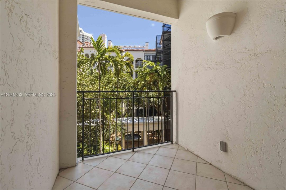 На продажу: $695,000 (3 спален, 2 ванн, 1640 Квадратных фут)