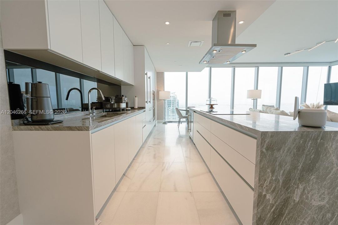 En Renta: $23,500 (4 camas, 4 baños, 2586 Pies cuadrados)