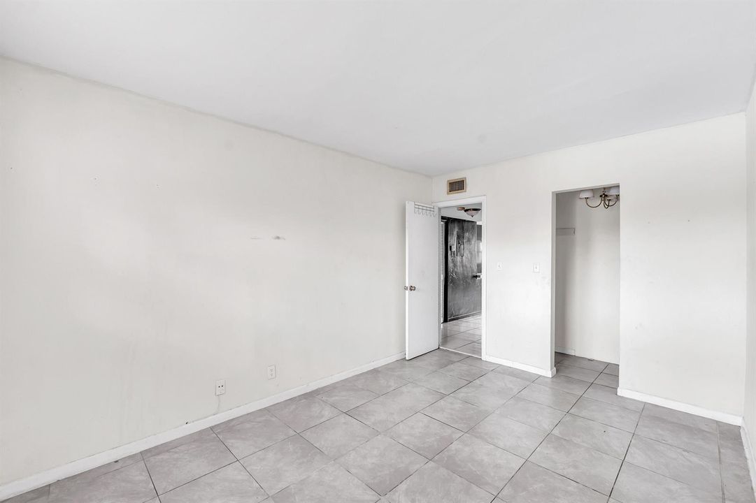 4050 NE 12th Terrace U38-4