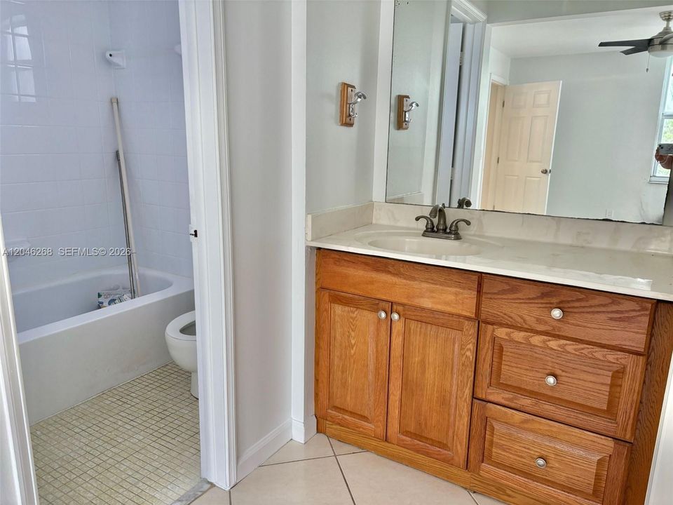For Rent: $1,900 (2 beds, 2 baths, 775 Square Feet)
