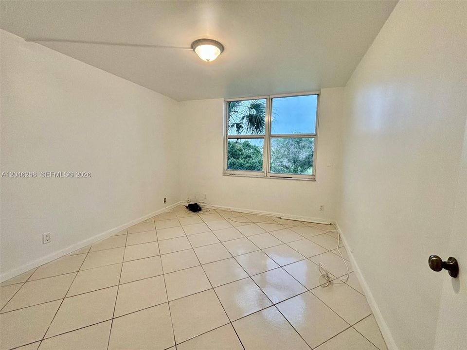 For Rent: $1,900 (2 beds, 2 baths, 775 Square Feet)