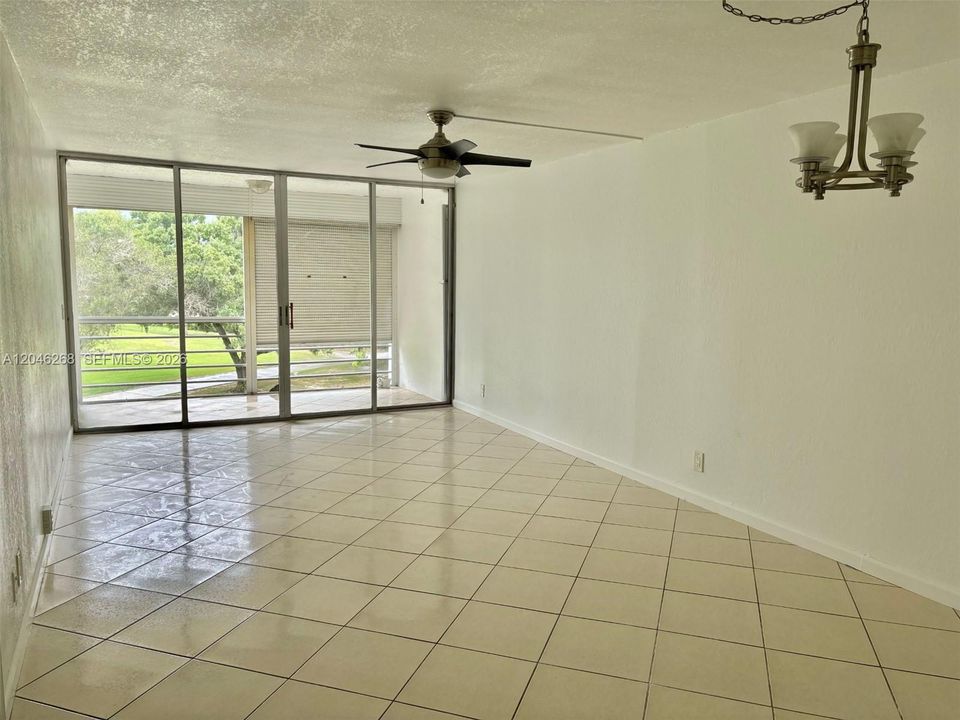 For Rent: $1,900 (2 beds, 2 baths, 775 Square Feet)