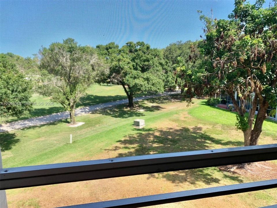 For Rent: $1,900 (2 beds, 2 baths, 775 Square Feet)