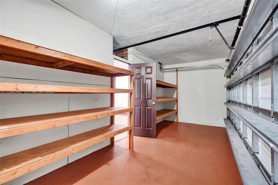 В аренду: $6,500 (4 спален, 2 ванн, 1834 Квадратных фут)