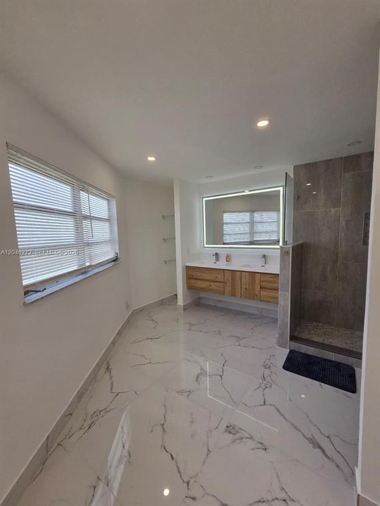 В аренду: $2,495 (3 спален, 2 ванн, 1157 Квадратных фут)