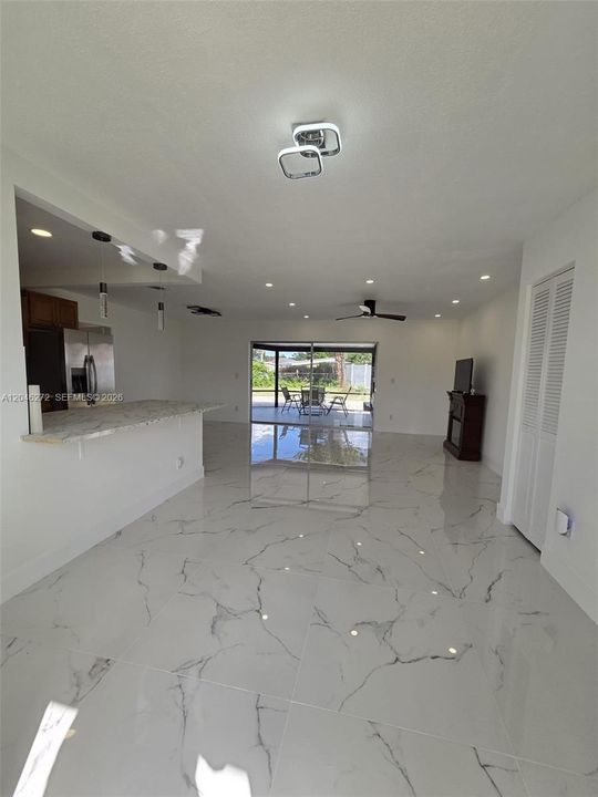 В аренду: $2,495 (3 спален, 2 ванн, 1157 Квадратных фут)