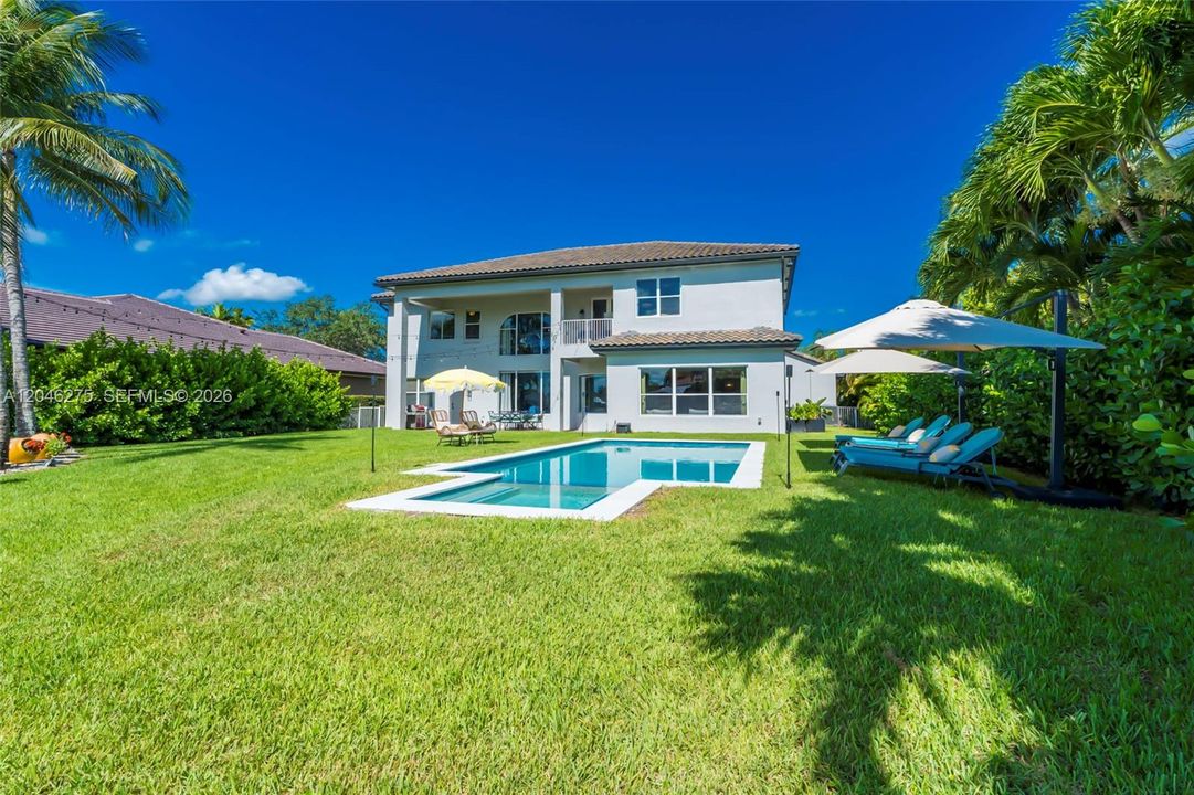 En Venta: $1,895,000 (5 camas, 4 baños, 4264 Pies cuadrados)