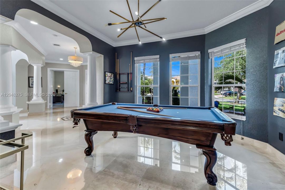 En Venta: $1,895,000 (5 camas, 4 baños, 4264 Pies cuadrados)