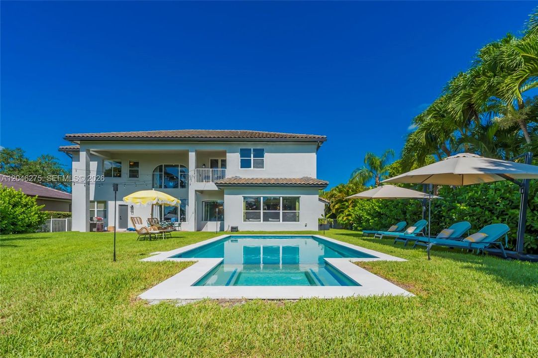 En Venta: $1,895,000 (5 camas, 4 baños, 4264 Pies cuadrados)