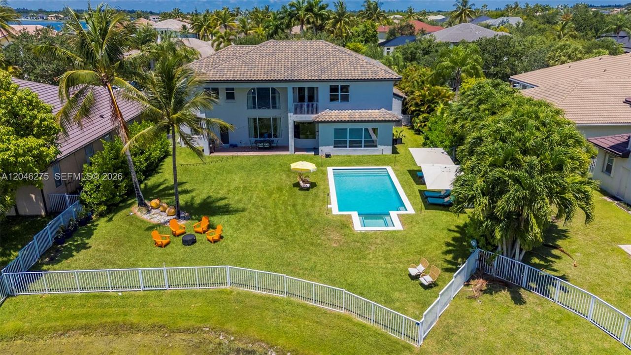 En Venta: $1,895,000 (5 camas, 4 baños, 4264 Pies cuadrados)