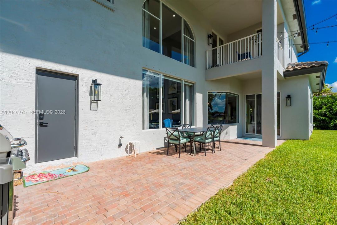 En Venta: $1,895,000 (5 camas, 4 baños, 4264 Pies cuadrados)