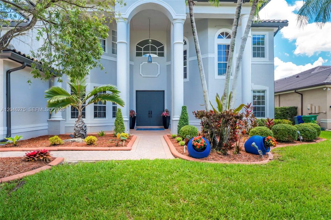En Venta: $1,895,000 (5 camas, 4 baños, 4264 Pies cuadrados)