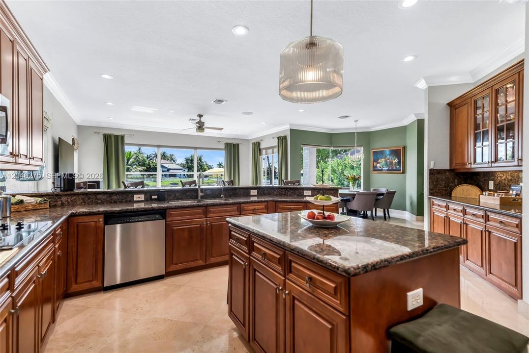 En Venta: $1,895,000 (5 camas, 4 baños, 4264 Pies cuadrados)
