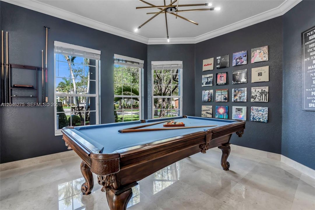 En Venta: $1,895,000 (5 camas, 4 baños, 4264 Pies cuadrados)