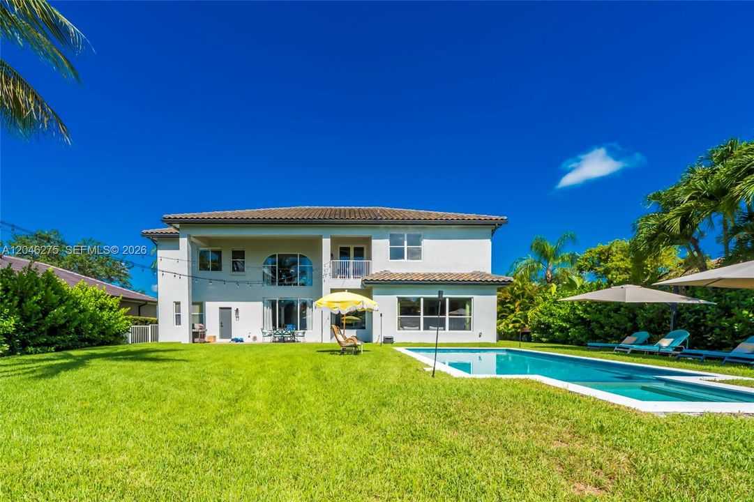 En Venta: $1,895,000 (5 camas, 4 baños, 4264 Pies cuadrados)