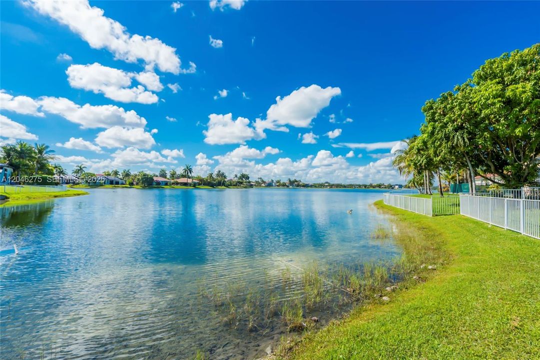 En Venta: $1,895,000 (5 camas, 4 baños, 4264 Pies cuadrados)