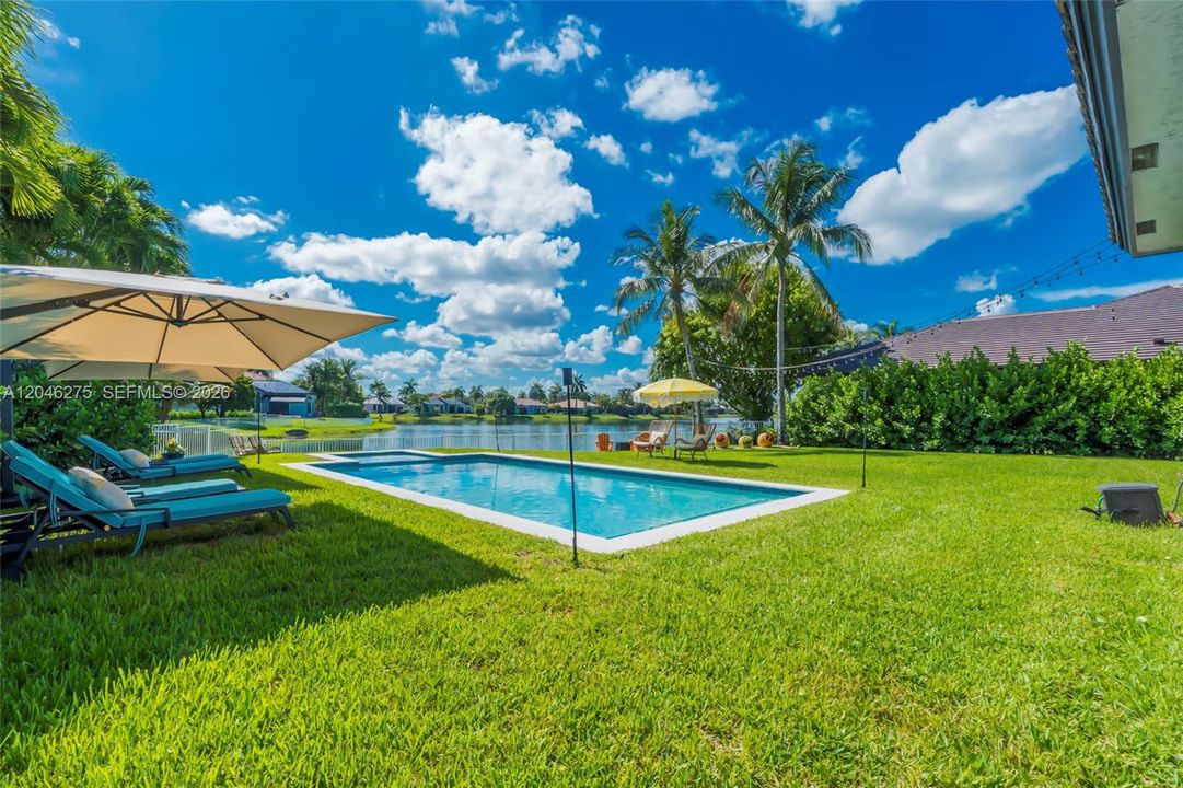 En Venta: $1,895,000 (5 camas, 4 baños, 4264 Pies cuadrados)